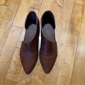 Universal Threads size 7 brown slip on loafer/mule